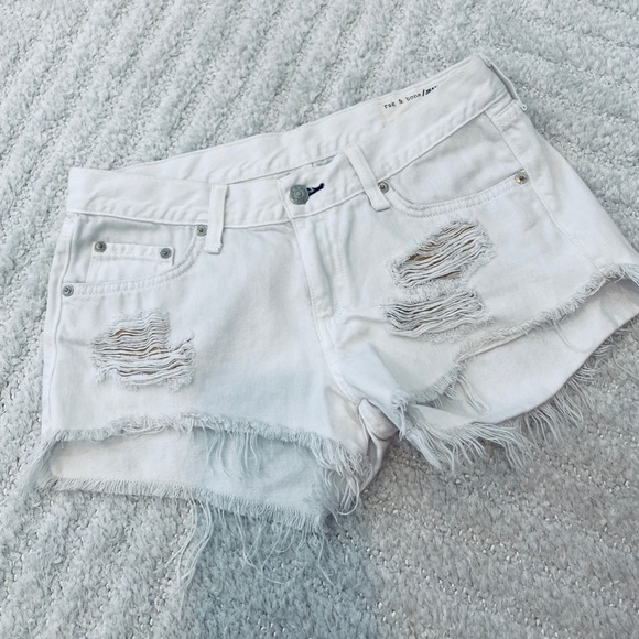 rag & bone Pants - RAG & BONE White Marin Distressed Denim Jean Size 25